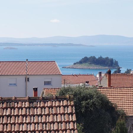Apartments Verita Pakostane Bagian luar foto