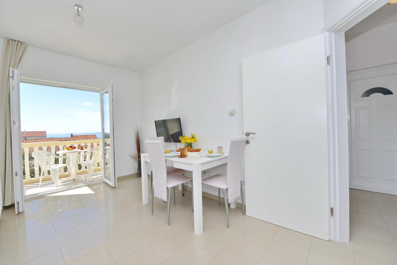 Apartments Verita Pakostane Bagian luar foto