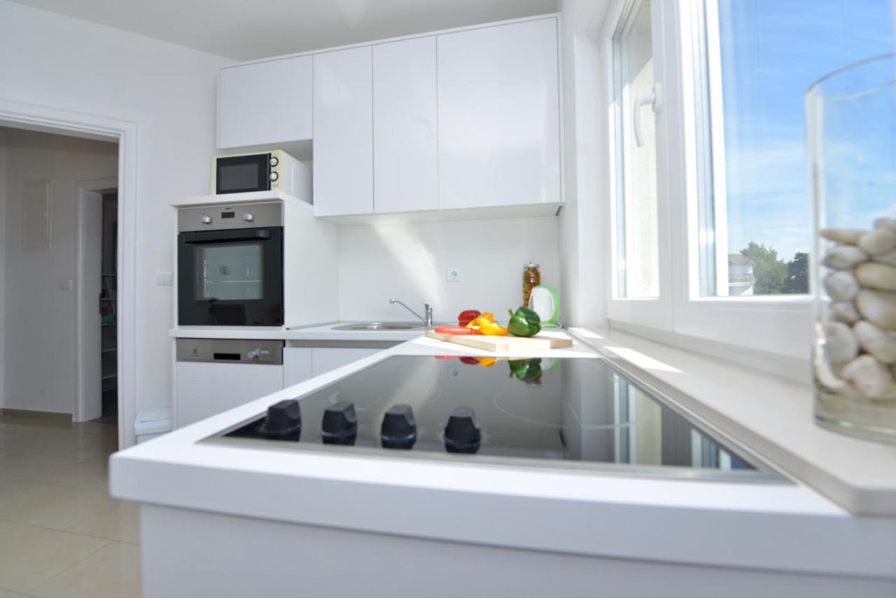 Apartments Verita Pakostane Bagian luar foto