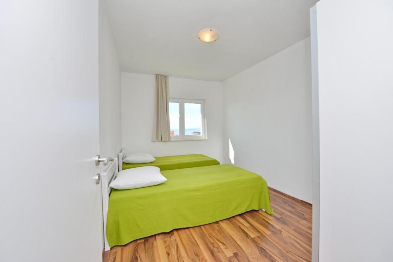 Apartments Verita Pakostane Bagian luar foto