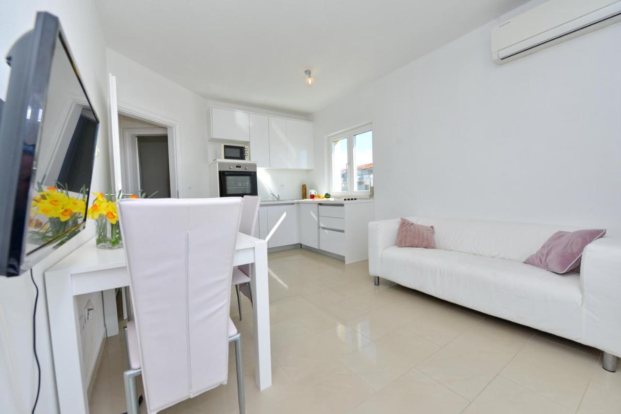 Apartments Verita Pakostane Bagian luar foto