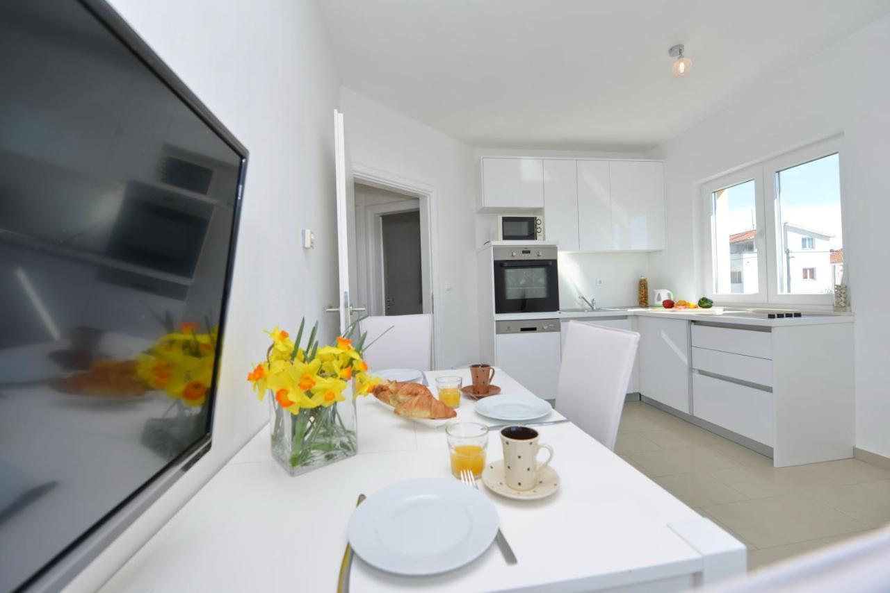Apartments Verita Pakostane Bagian luar foto
