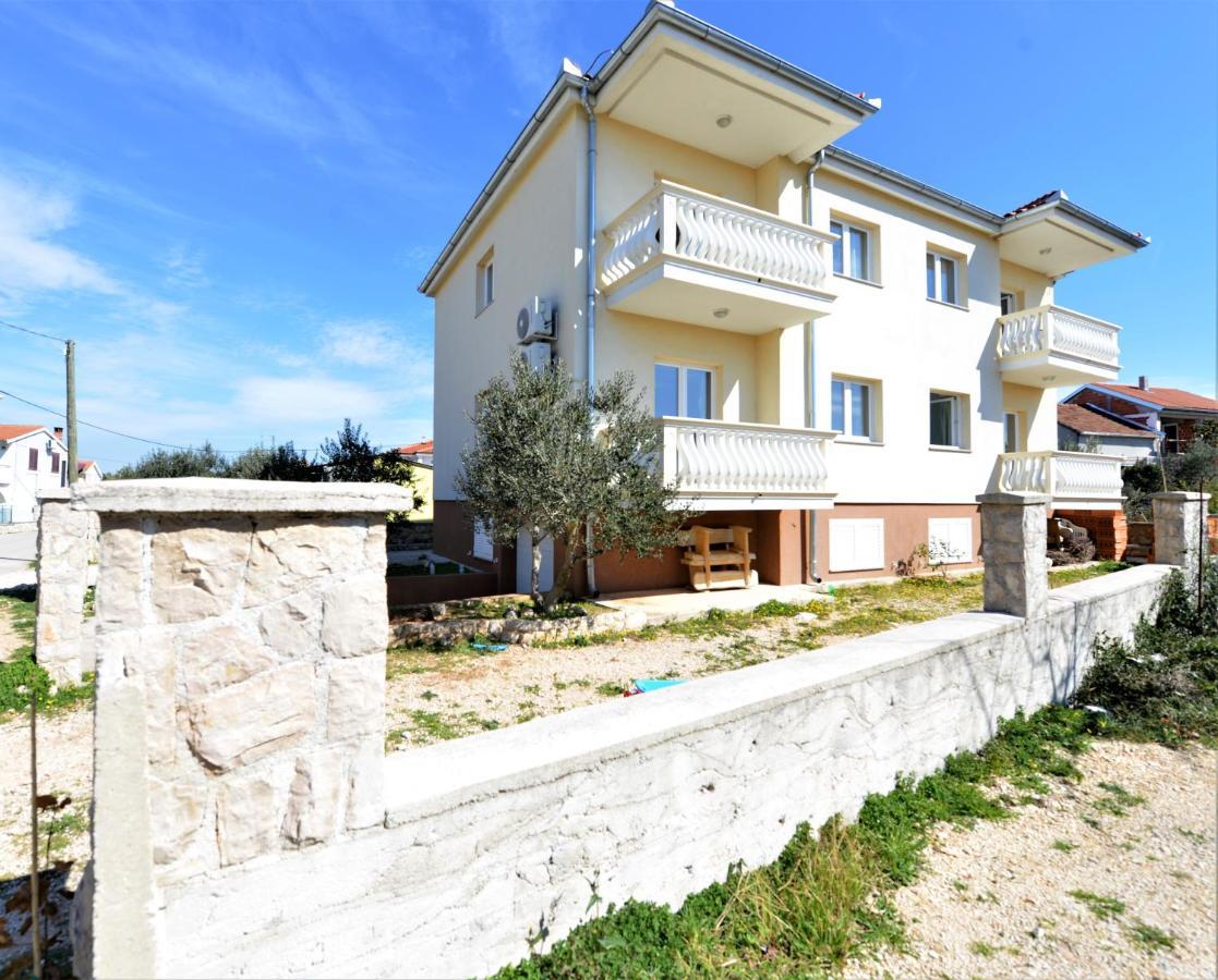 Apartments Verita Pakostane Bagian luar foto