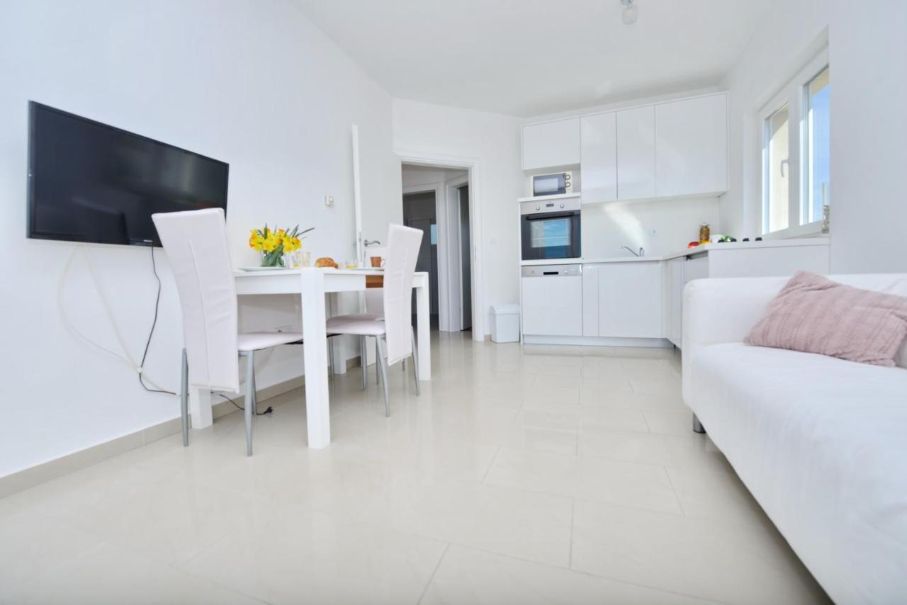 Apartments Verita Pakostane Bagian luar foto