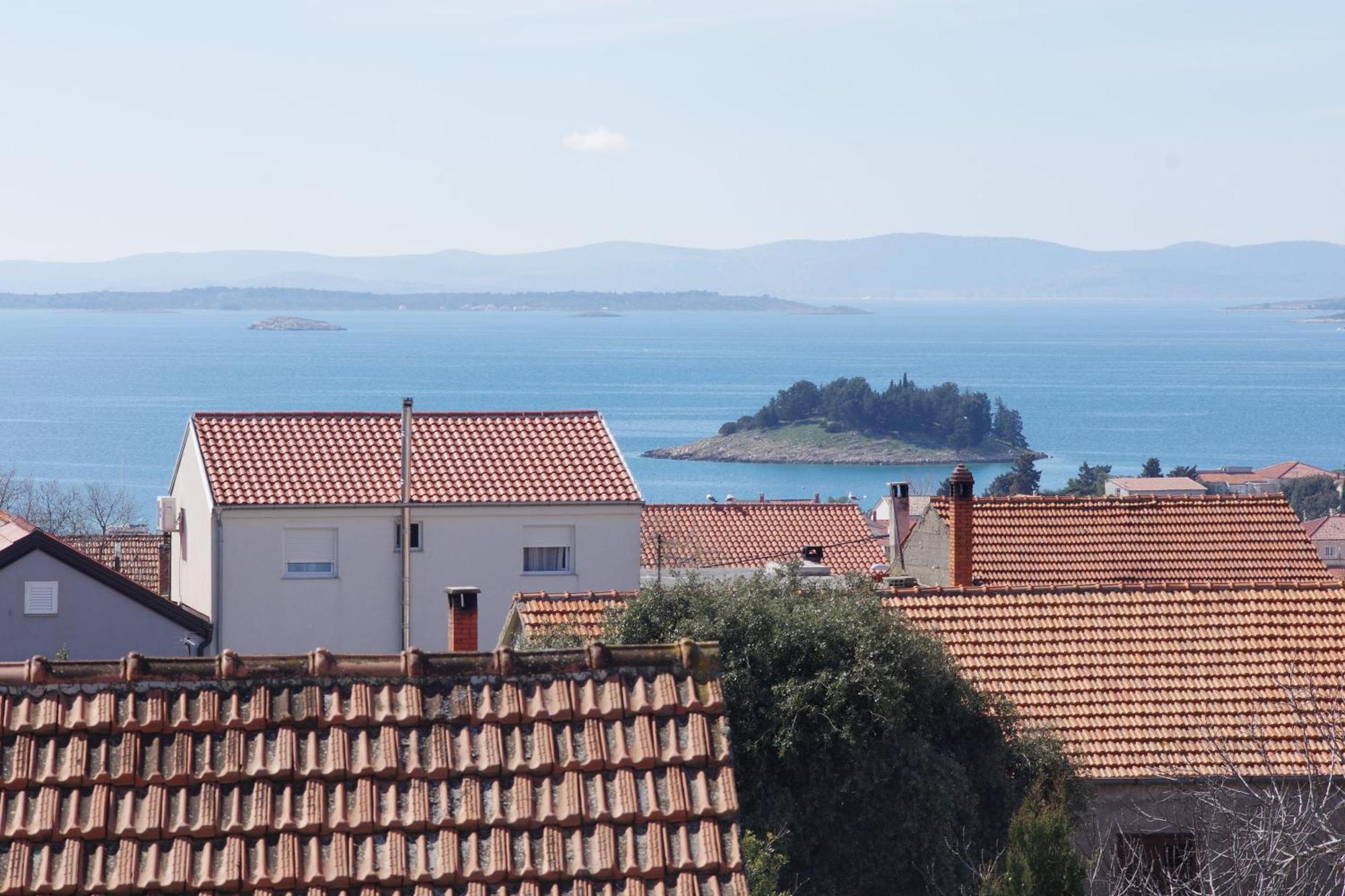 Apartments Verita Pakostane Bagian luar foto