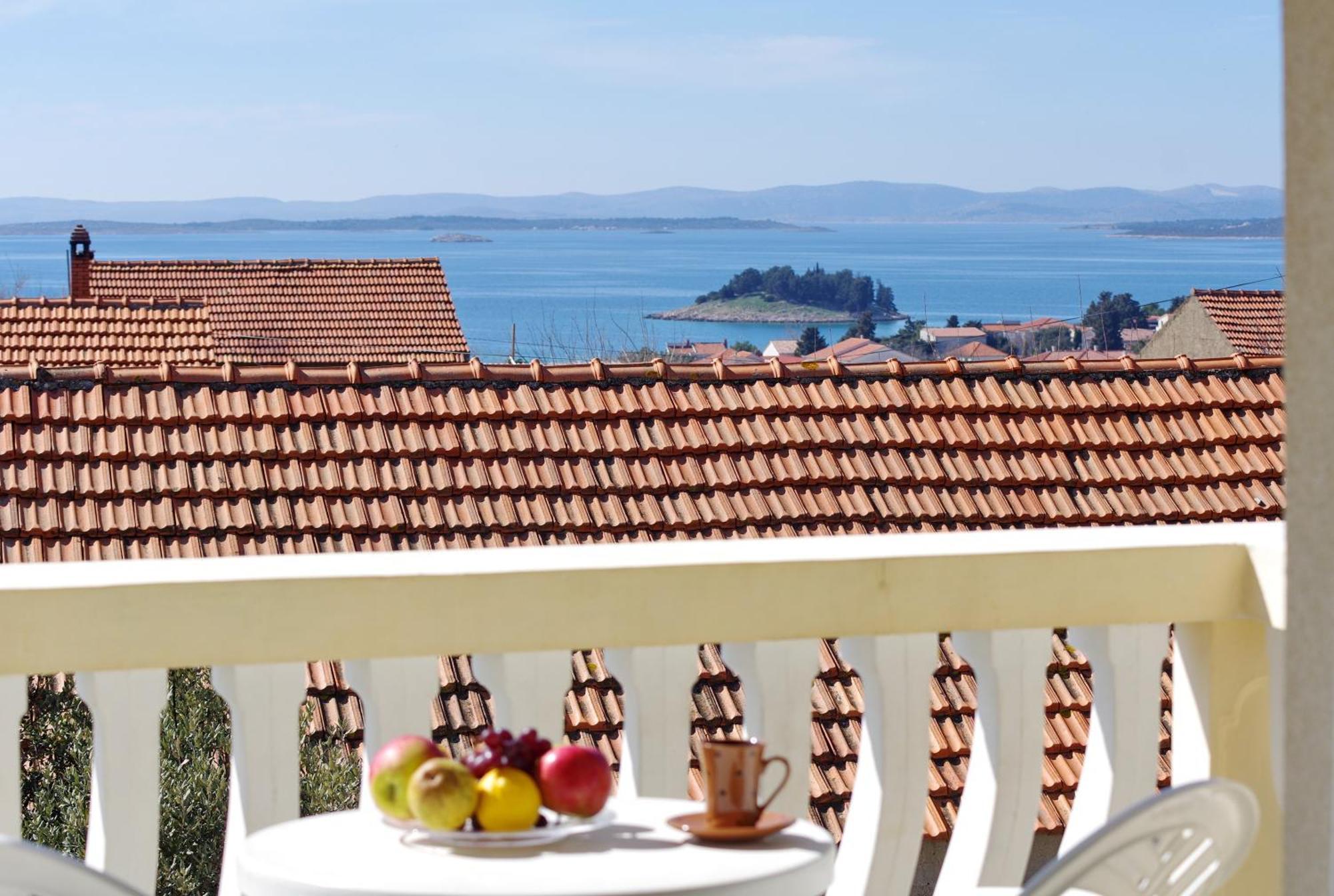 Apartments Verita Pakostane Bagian luar foto